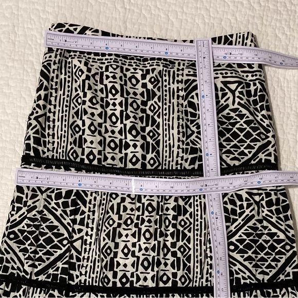 Trina Turk 100% Cotton Black and White Graphic Tiered Maxi Skirt - Picture 4 of 9